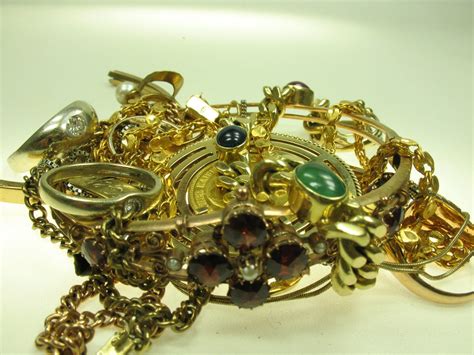 Gold Buyer in Hamburg / Germany buying and selling diamanond, jewelry