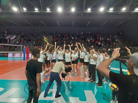 FOTO CSO Voluntari noua campioană a României la volei feminin titlu