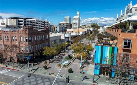 Take the Stage on the Third Street Promenade - Pacific Park® | Amusement Park on the Santa ...