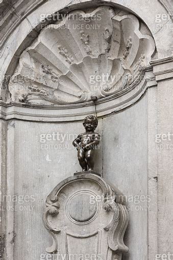 Manneken piss statue in Brussels 이미지 665113674 게티이미지뱅크