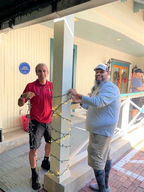 Excel Construction Of Florida Volunteers To Decorate Historic