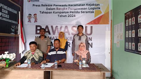 Panwascam Kejaksan Pastikan Logistik Di Gudang Kpu Aman Media Cirebon