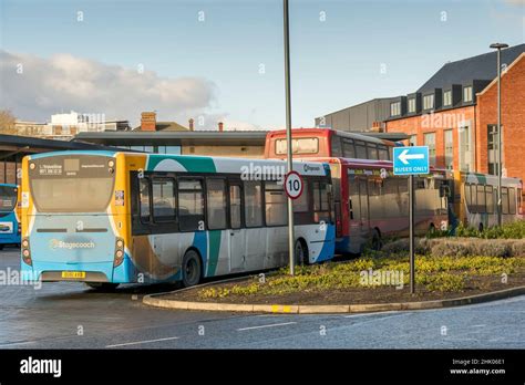 Single Deck Buses Hi Res Stock Photography And Images Alamy