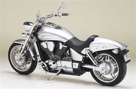 Corbin Motorcycle Seats & Accessories | Honda VTX 1800 F | 800-538-7035