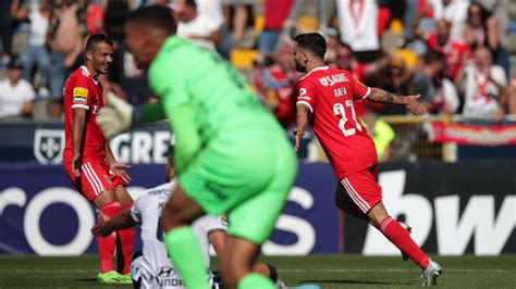 Futebol Sl Benfica Sporting Cp E Fc Porto Vencem Antes Da Champions