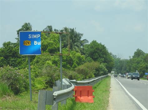 Papan Tanda Keselamatan Di Jalan Raya Kepentingan Mematuhi Papan