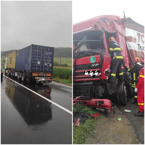 UPDATE FOTO Accident cu două TIR uri implicate într o localitate din