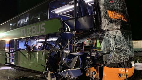 A Weingarten Flixbus Unfall Auf Der Autobahn Sieben Verletzte Und