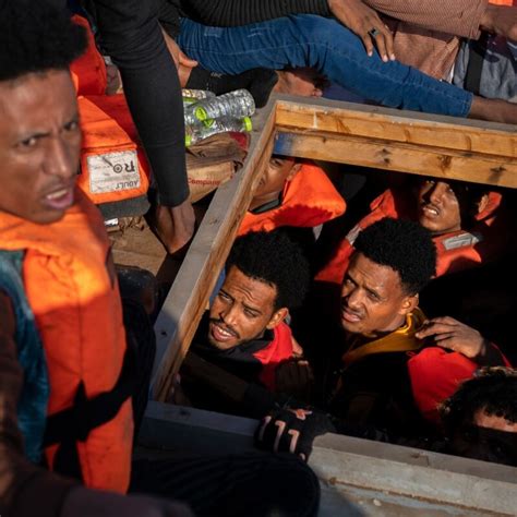 Riprendono Gli Sbarchi A Lampedusa Arrivati Nella Notte Migranti