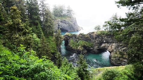 Southern Oregon Coast Road Trip Attractions - Erika's Travels