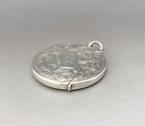 An Unusual Edwardian Silver Circular Vesta Sellingantiques Co Uk