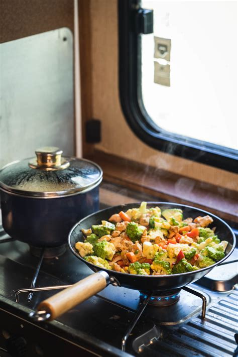 10 idées de recette pour cuisiner en camping car en van