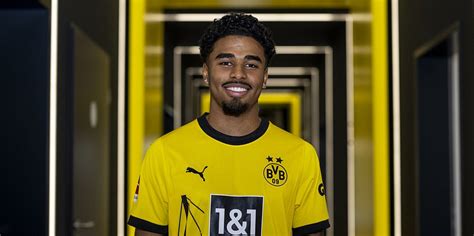 Transfer News Recap Borussia Dortmund Announce Loan Signing Of Ian