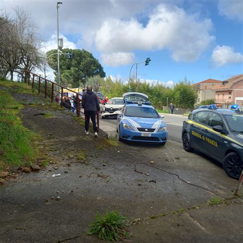 Vibo Scontro Tra Due Auto Sulla Ss C Un Ferito Allertato L