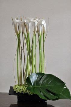 Pin By Ane Castro On Calla Lily Modern Floral Arrangements