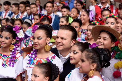 Durango se llenó de color música y folclor con el Festival del