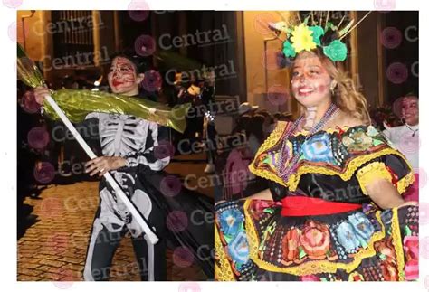 Poblanos Atiborran El Centro Hist Rico Y Disfrutan Del Desfile De Calaveras