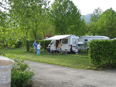 Camping Du Lac De Carouge Leuke Hondencampings