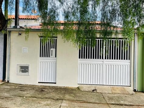 Casa na Rua Professora Maria Olímpia Alcântara Barbosa Lourenço 95