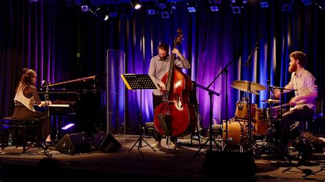 Eloá Gonçalves Trio Jazz ČtyŘ KontinentŮ Koncert V Jazz Dock