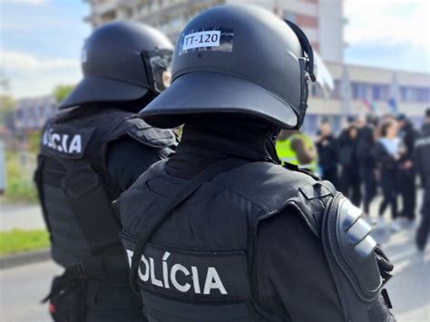 Veľká policajná akcia v Košiciach Bezpečnostné zložky zasahujú proti