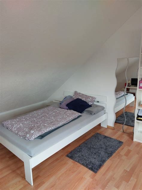 Helles und großes WG Zimmer zur Untermiete WG Zimmer in Reutlingen