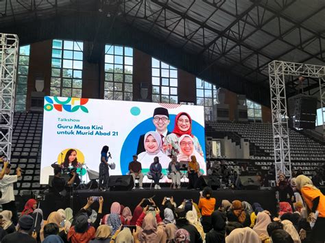 Debat Guru Pertama Di Indonesia Digelar Di Gelora Bung Karno