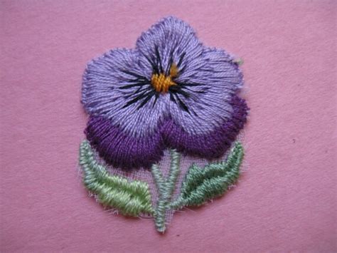 1970s Violet Applique Patch Embroidered Purple Flower