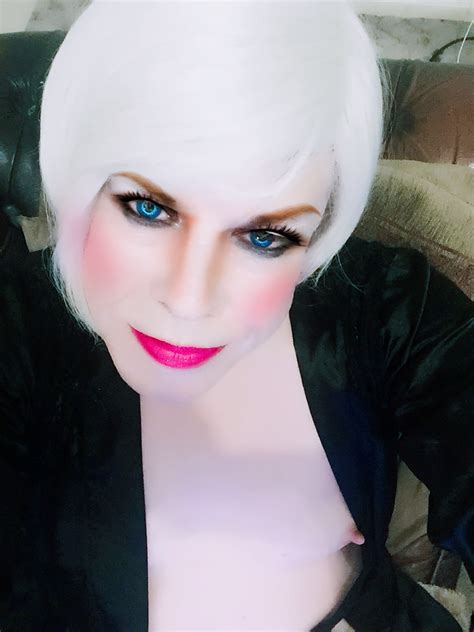 Dumb Blonde Photo AShemaletube