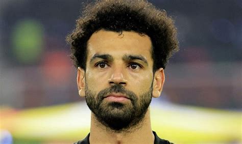 استبعاد محمد صلاح من قائمة المرشحين لجائرة الكرة الذهبية فيديو