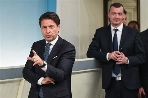 Giuseppe Conte Attacca La Ministra Del Lavoro Sul Rdc Qualcuno Alla