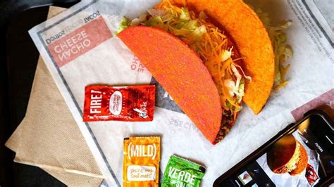 9 Healthiest Dishes To Order At Taco Bell According To Dietitians