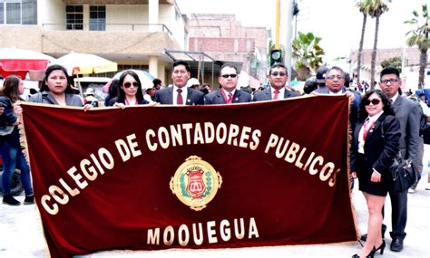 Desfile Civico Militar Por Los Aniversario De Moquegua Colegio