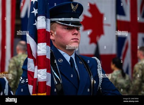 Ee Uu Avery Balaskovitz Miembro Del Equipo De La Guardia De Honor De