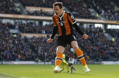 Liverpool news: Fans reacts to reported signing of Robertson