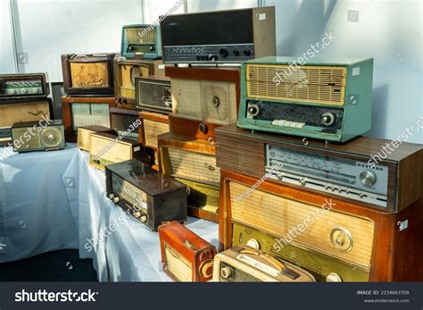 Old Obsolete Retro Vintage Analog Radio Stock Photo 2234663709 ...