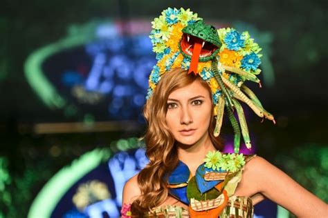 Красочные наряды из растений на показе BioFashion Show | FotoRelax