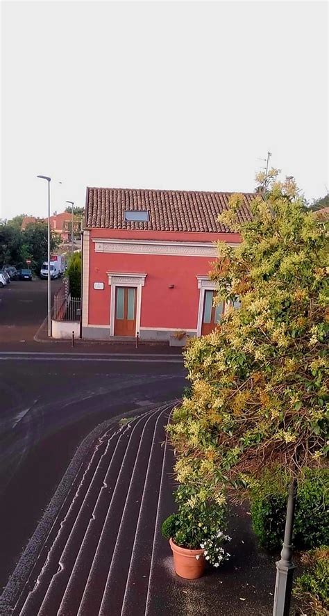 Le Foto Della Nuova Eruzione Dell Etna E Della Cenere Vulcanica Caduta