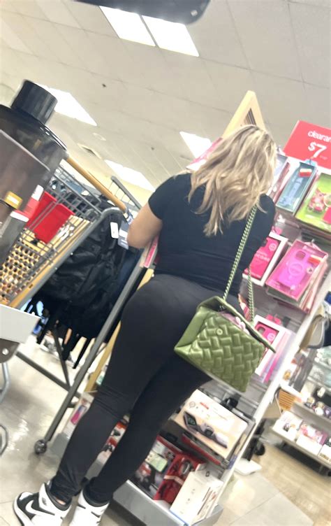 Bbl Latina Loving The Attention Vpl Faceshots Oc Spandex