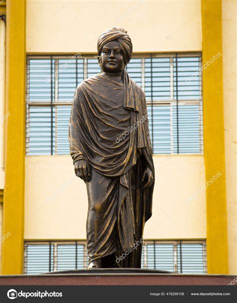 Swami Vivekananda Statue Statue Swami Vivekananda 1863 1893 Guru ...