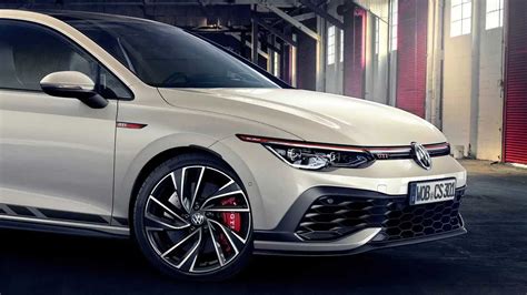 VW Golf GTI Clubsport Revealed With Nearly 300 HP, Still FWD