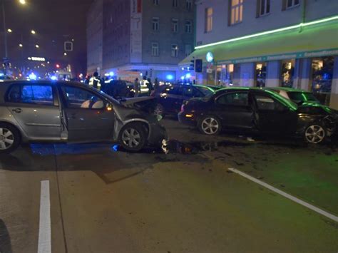 Spur der Verwüstung in Wien Drogenlenker raste Polizei davon mehrere