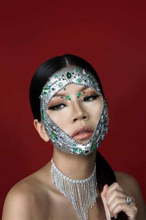 4 Hot Sexy Cindy Chen Bikini Pics