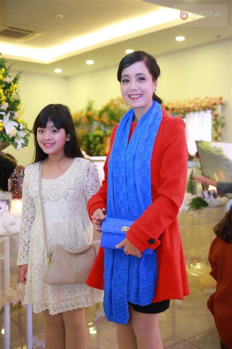 Dàn hot girl xúng xính váy áo tham dự lễ cưới Huyền Lizzie