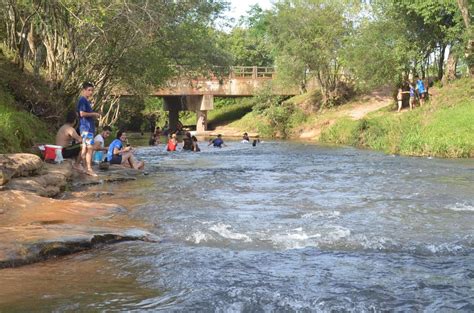 Arroyos El Lugar Elegido Para Paliar El Calor Nacionales Abc Color