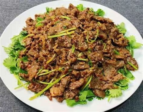 孜然羊肉，生炒不过油，鲜香滑嫩，不膻不柴，比吃羊肉串还过瘾 知乎