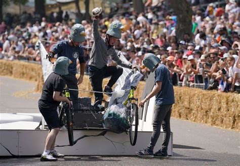 Wacky Racers Descend On Alexandra Palace For Soapbox Challenge Indy100