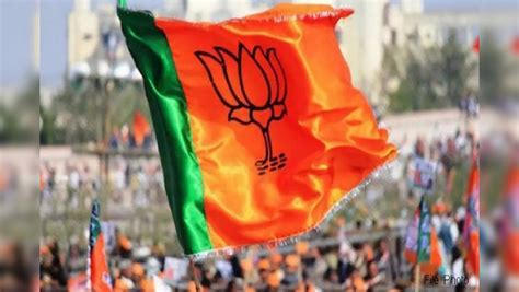 After Aaps Challenge Bjp Decides To Contest Delhi Mayoral Poll Names