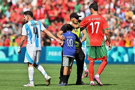 El Gesto De Julián Álvarez Con Un Niño Que Saltó A La Cancha En El