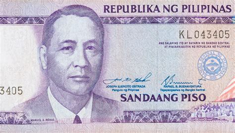 Manuel A Roxas On 100 Piso Philippines Money Bill Close Up Fragment